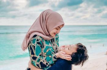 Sambil Nangis, Nathalie Holscher Ungkap Alasan Tak Hapus Foto Ferdi dari Instagram
