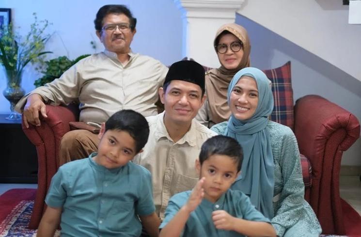 Momen Artis Rayakan Idul Adha Bareng Keluarga (instagram/@dude2harlino)