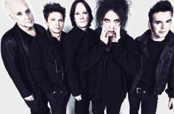 Lirik Lagu Friday I'm in Love - The Cure