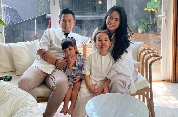 Momen Artis Rayakan Idul Adha Bareng Keluarga (instagram/@rachelvennya)