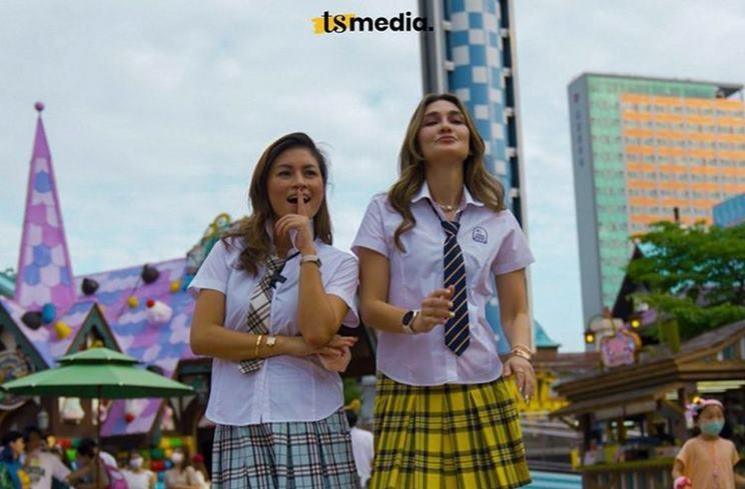 Potret Luna Maya Pakai Seragam Sekolah. (Instagram/@tsmedia)