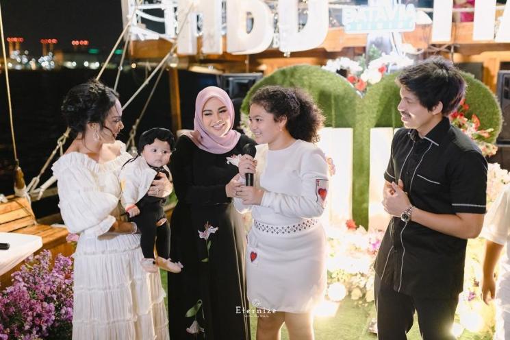 Momen Ultah Aurel Hermansyah (instagram/@eternize.id)