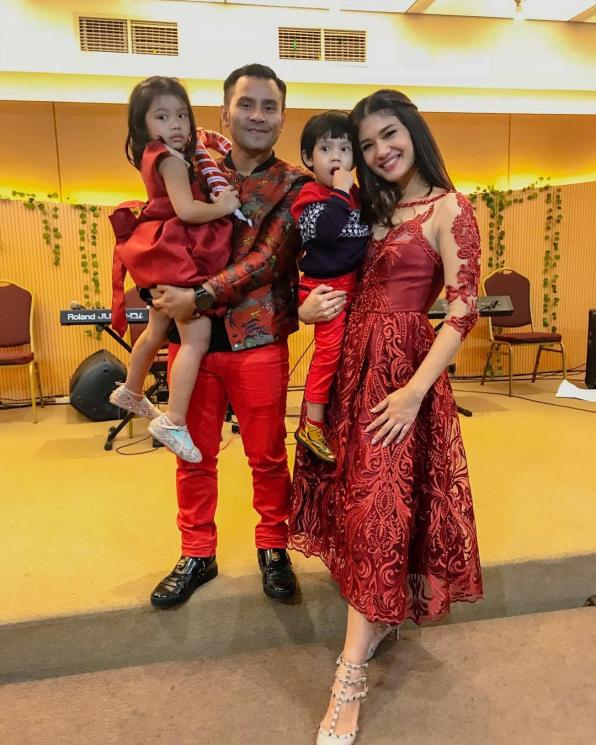Gaya Kondangan Duma Riris Istri Judika (instagram/duma_riris)