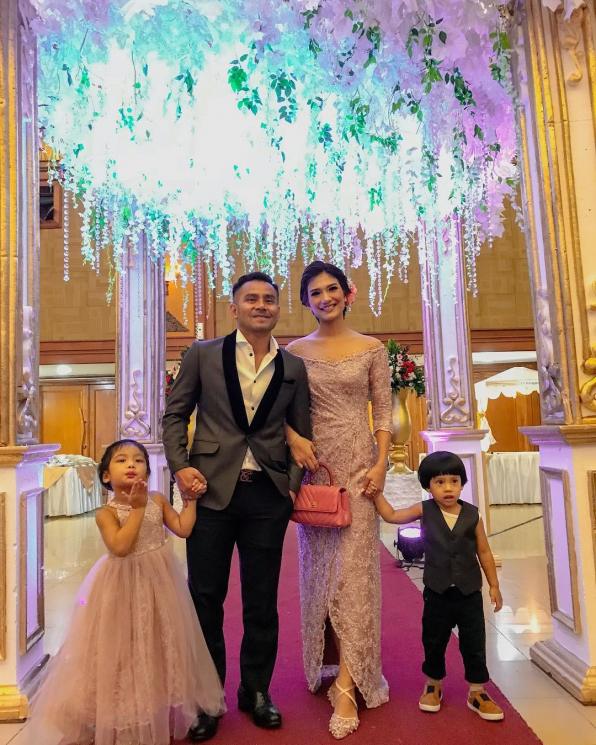 Gaya Kondangan Duma Riris Istri Judika (instagram/duma_riris)