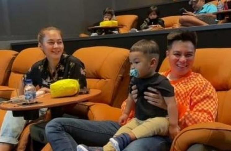 Artis Sewa Bioskop untuk Acara Pribadi. (YouTube/Baim Paula)