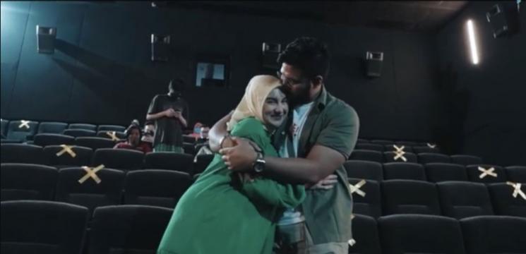 Artis Sewa Bioskop untuk Acara Pribadi. (YouTube/Aish TV)
