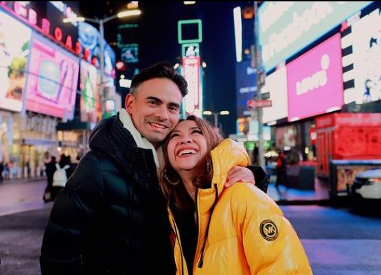 Pernikahan Artis yang Disiarkan di TV. (Instagram/bclsinclair)