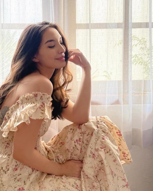 Artis Punya Tato Tersembunyi (instagram/@manodelia)