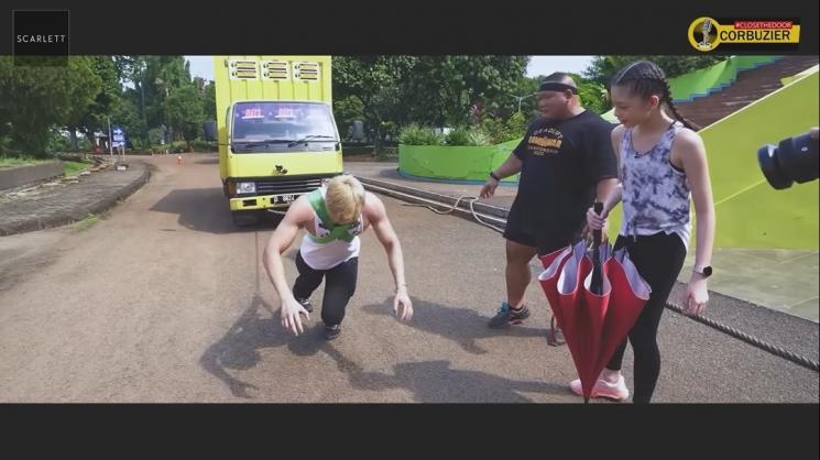 Potret Azka Corbuzier Tarik Truk 5 Ton (YouTube Azka Corbuzier)