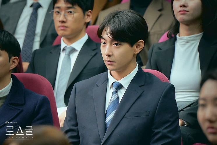 Sinopsis Law School (Soompi)