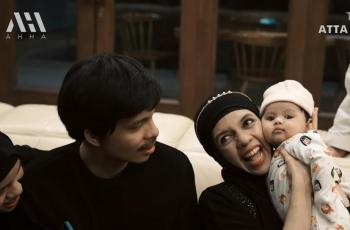 Ameena Dipangku Adik Bontot Atta Halilintar, Netizen Heran Mirip Banget: Versi Ceweknya