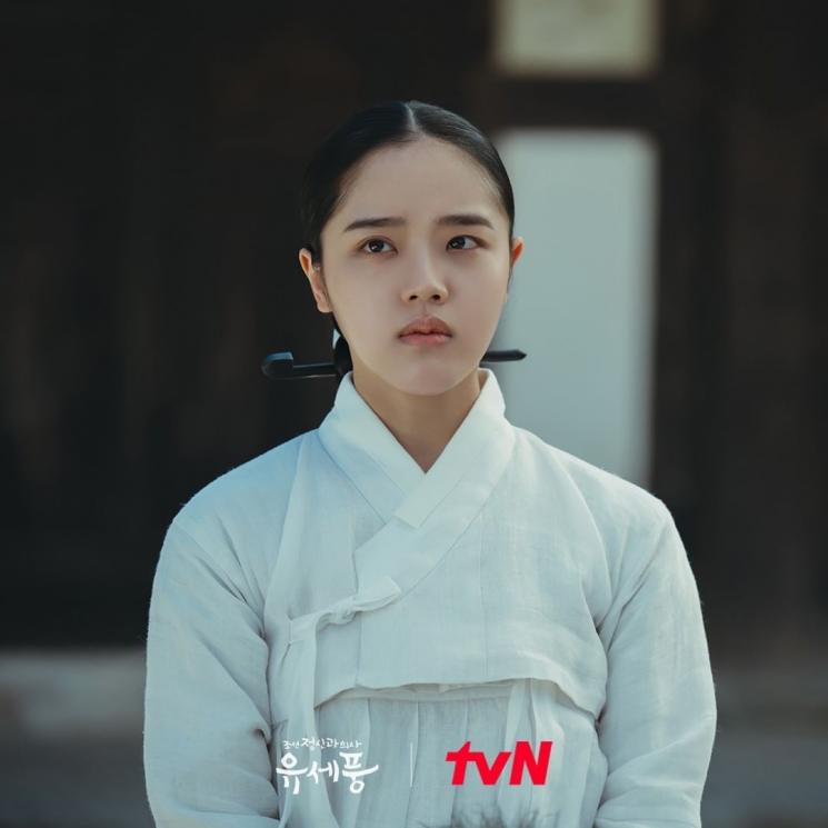 Pesona Kim Hyang Gi di Poong The Joseon Psychiatrist (Instagram/@tvn_drama)