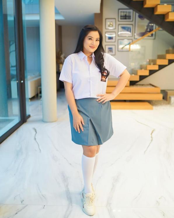 Potret Artis Hadiri Ultah Ussy Sulistiawaty. (Instagram/@titi_kamall)
