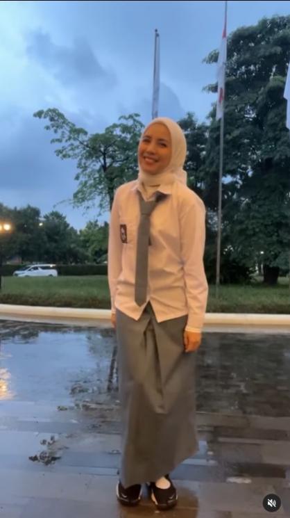 Potret Artis Hadiri Ultah Ussy Sulistiawaty. (Instagram/@tya_ariestya)