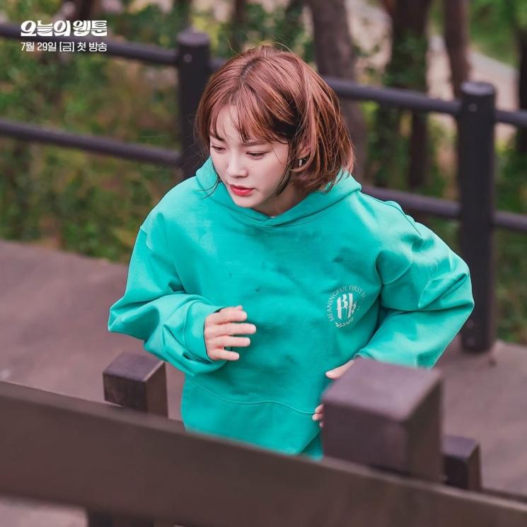 Adu Gaya YoonA SNSD dan Kim Sejeong di Drama Baru (Instagram/@sbsdrama.official)