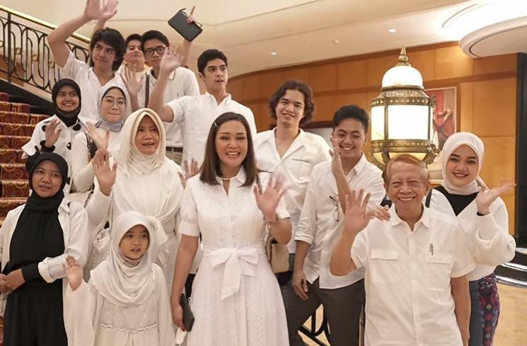 Momen Maia Estianty Mudik ke Surabaya. (YouTube/Maia ALELDULTV)
