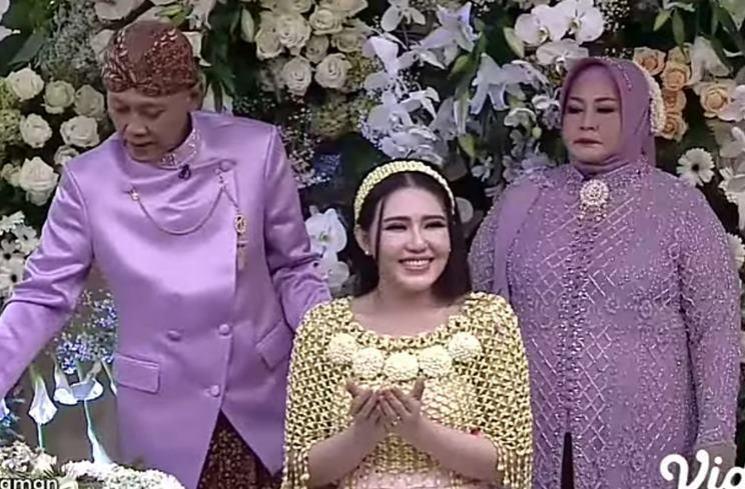 Potret Siraman Via Vallen. (YouTube/Indosiar)