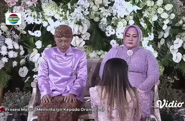 Potret Siraman Via Vallen. (YouTube/Indosiar)