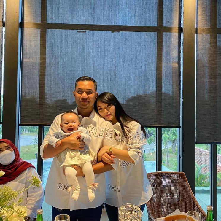 Potret Zaskia Gotik dan suami. (Instagram/@zaskia_gotix)