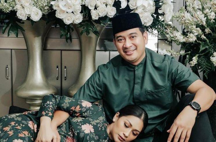 Potret Tata Janeeta dan Brotoseno. (Instagram/tatajaneetaofficial)