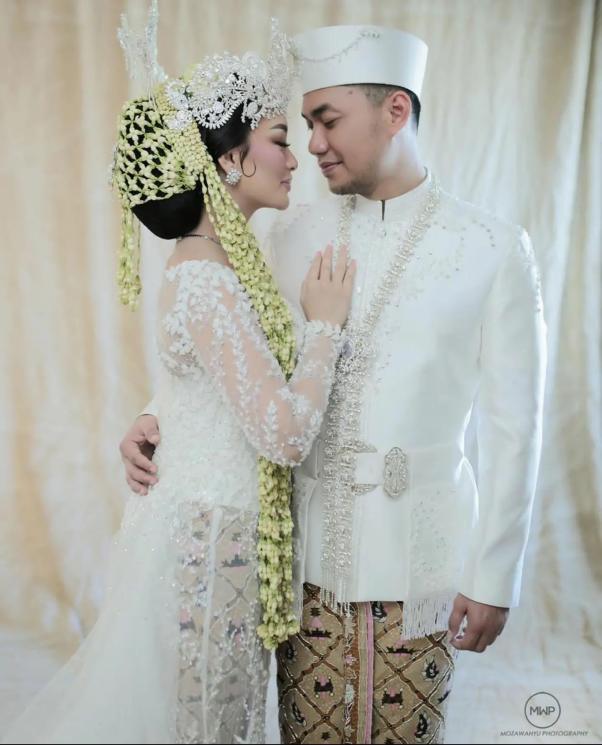 Potret Zaskia Gotik dan suami. (Instagram/@zaskia_gotix)