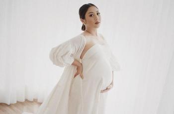 9 Potret Maternity Shoot Winona Willy Adik Nikita Willy, Tampil Cantik Serba Putih