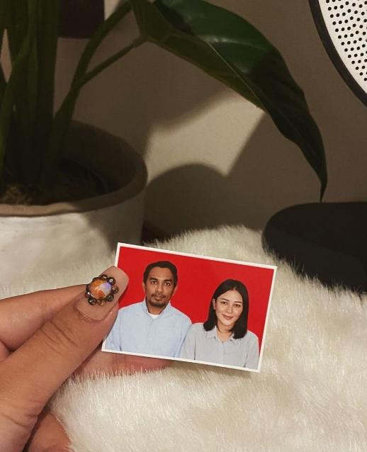 Potret Pasfoto Nikah Pedangdut. (Instagram/mutia_ayuu)