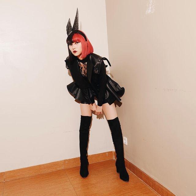Potret OOTD Nyentrik Isyana Sarasvati. (Instagram/isyanasarasvati)