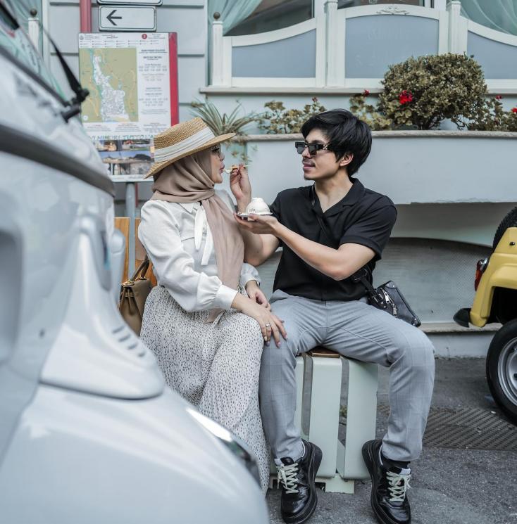 Potret romantis Aurel Hermansyah dan Atta Halilintar di Italia. (Instagram/@attahalilintar)