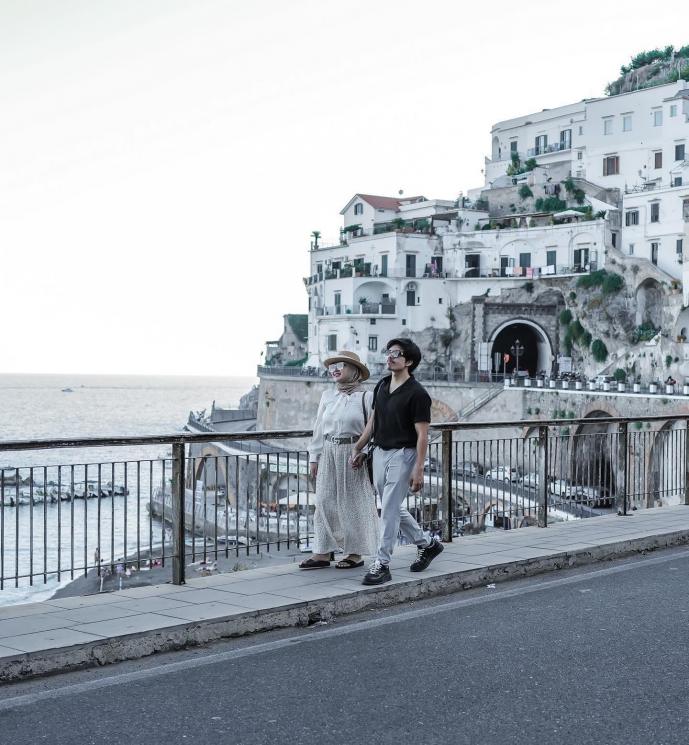 Potret romantis Aurel Hermansyah dan Atta Halilintar di Italia. (Instagram/@attahalilintar)