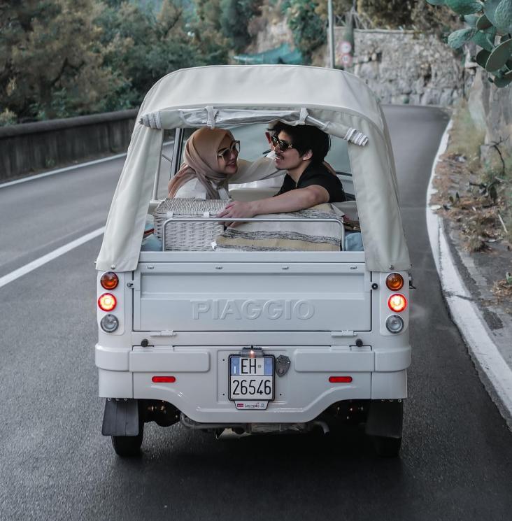 Potret romantis Aurel Hermansyah dan Atta Halilintar di Italia. (Instagram/@attahalilintar)