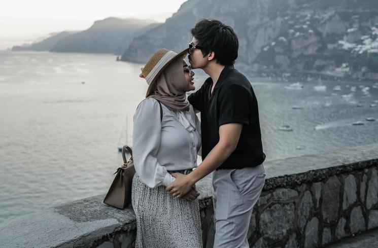 Potret romantis Aurel Hermansyah dan Atta Halilintar di Italia. (Instagram/@attahalilintar)