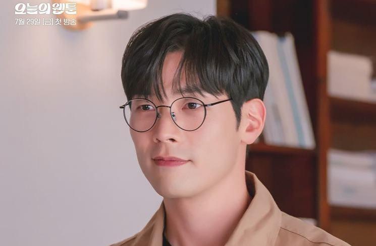 Adu Gaya Aktor di Today's Webtoon (Instagram/@sbsdrama.official)
