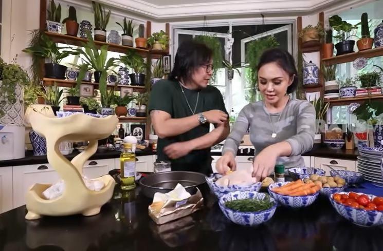 Rumah Yuni Shara. (YouTube/Trans7 Official)