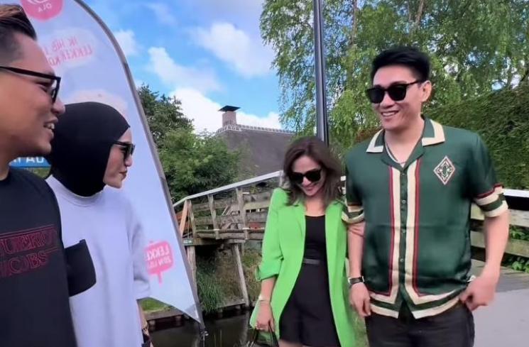 Potret Ifan Seventeen dan Rizal Armada Double Date di Eropa (Instagram/@ifanseventeen)