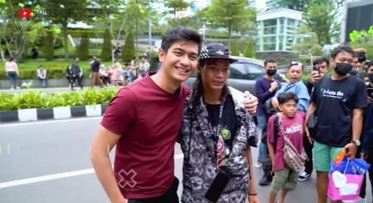 Potret Seleb Ikut Nongkrong di Citayam Fashion Week (YouTube/Ricis Official)