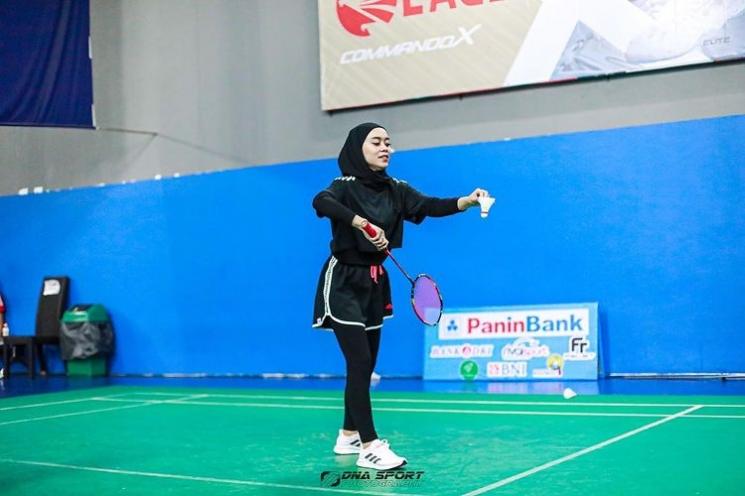 Momen Rizky Billar dan Lesti Kejora Main Badminton (Instagram/tobaboybc)
