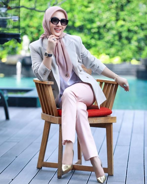 Artis Lakukan Operasi Agar Langsing(Instagram/@princessyahrini)