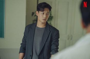 9 Potret Park Hoon di Remarriage and Desires, Jadi Profesor Ganteng Saingan Lee Hyun Wook