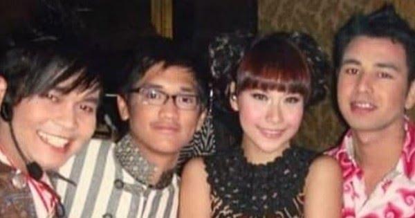 Foto Jadul Raffi Ahmad Bareng Geng Artis (Instagram/indrabekti)