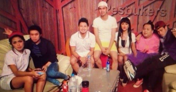 Foto Jadul Raffi Ahmad Bareng Geng Artis. (Instagram/raffinagita 1717)