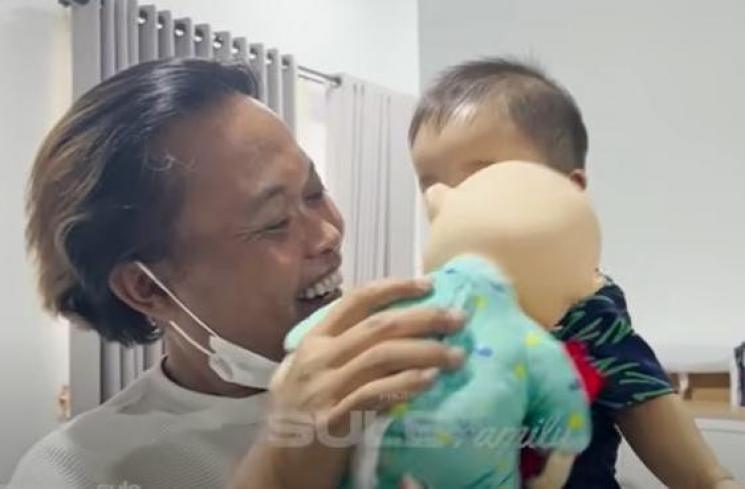 Potret Sule Bertemu Adzam. (YouTube/Sule Family)