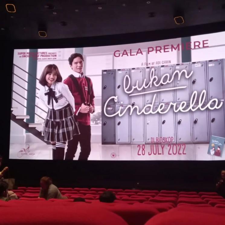 Gala premiere film Bukan Cinderella. (Instagram/puput100ly)