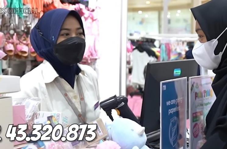 Momen Ria Ricis dan Suami Belanja Perlengkapan Bayi (YouTube Ricis Official)