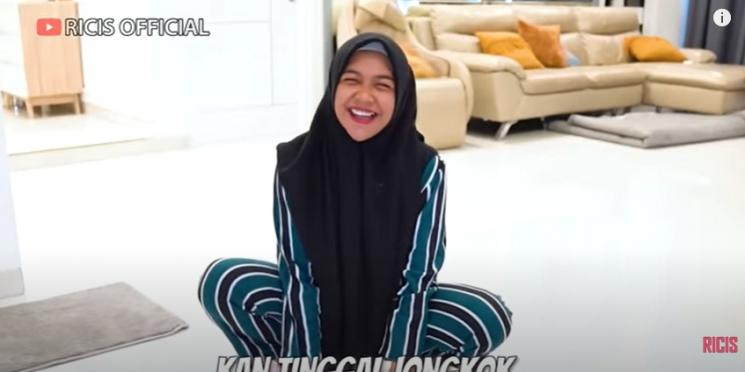 Potret Ria Ricis Ngepel Jongkok Demi Posisi Bayi. (YouTube/Ricis Official)