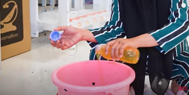 Potret Ria Ricis Ngepel Jongkok Demi Posisi Bayi. (YouTube/Ricis Official)