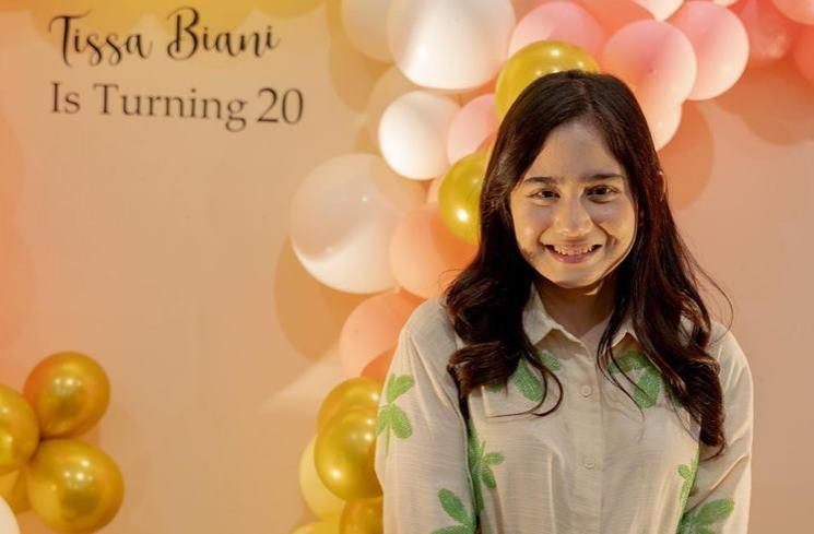Artis Indonesia Zodiak Leo (instagram/@tissabiani)