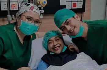 10 Momen Ria Ricis Melahirkan Anak Pertama Secara Caesar, Wajah Bayinya Mirip Siapa?