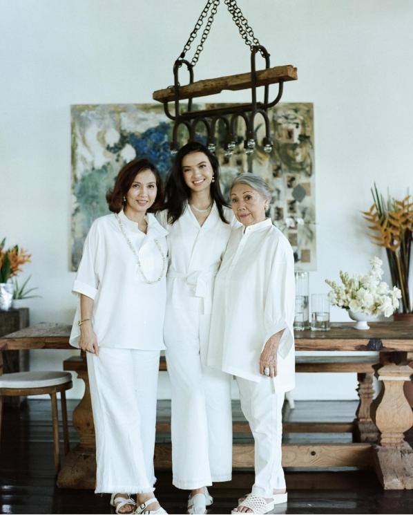 Potret Raline Shah Bersama Sang Nenek. (Instagram/ralineshah)