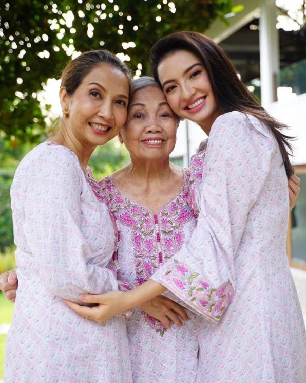 Potret Raline Shah Bersama Sang Nenek. (Instagram/ralineshah)